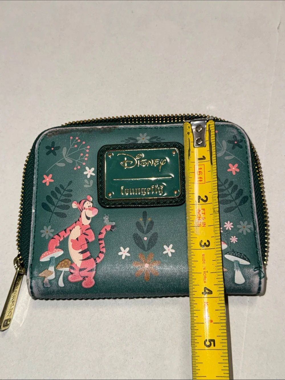 Loungefly Green Tigger & Piglet Compact Zip Card Holder